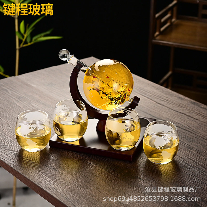 跨境创意威士忌玻璃酒瓶地球仪造型醒酒器工艺套装地球仪醒酒器