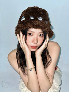 Blingkolio不另可新款 毛绒防寒冷帽亮片钉珠花朵渔夫帽