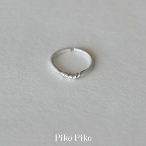 Piko Piko 设计师品牌扭曲银戒指