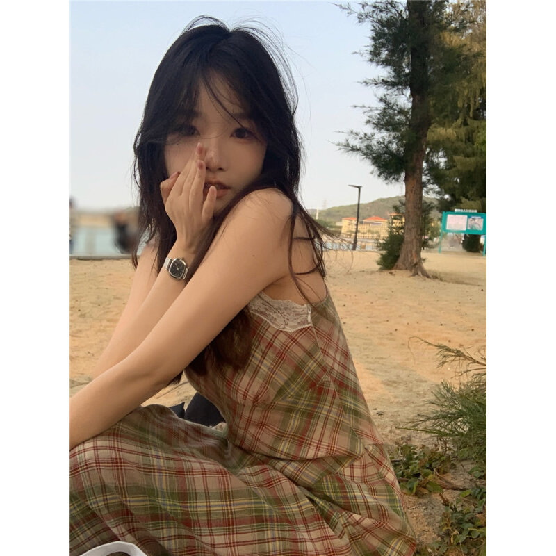 高货2024夏季韩系森女甜美蕾丝V领修身高腰茶歇法式ins格纹吊带连