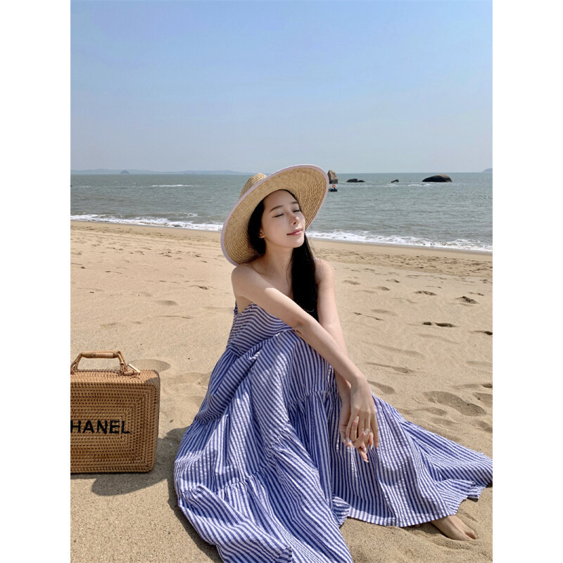 高货度假风连衣裙夏女新款设计感慵懒风一字肩遮肉显瘦长款条纹吊