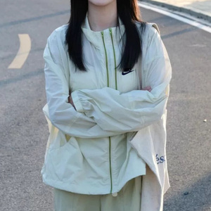 耐克防晒衣女款薄荷绿夏季2026新款宽松轻薄透气户外运动立领外套