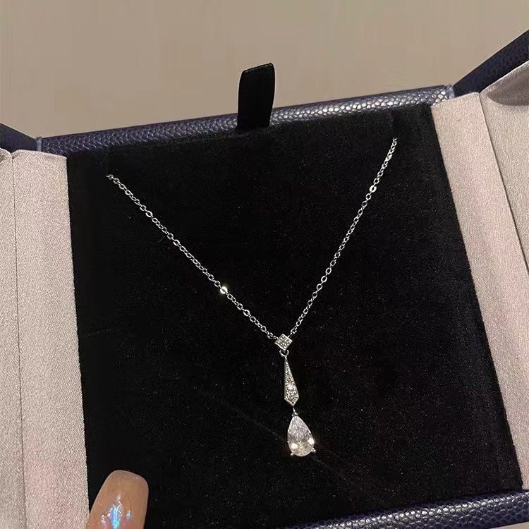 一滴泪星河泪项链女小众设计感高级轻奢菱形闪钻水滴吊坠锁骨链