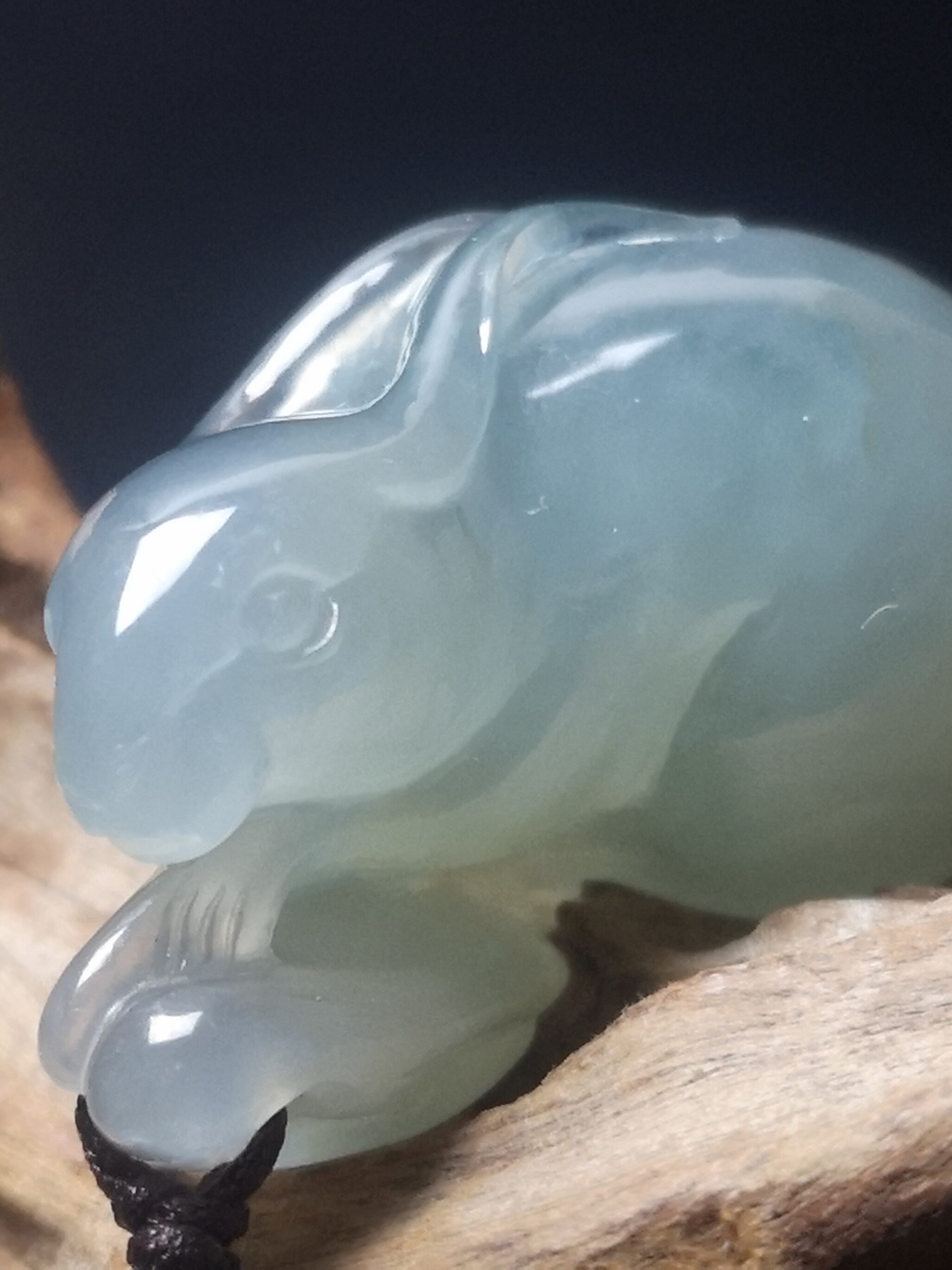 翡翠生肖兔吊坠天然a证书冰种玉雕名家雕刻平安招财贺寿送礼挂件