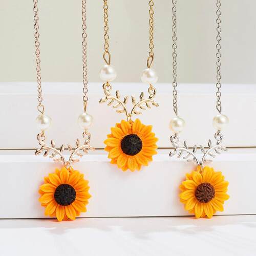 Delicate Sunflower Pendant Gold Color Necklace Vintage