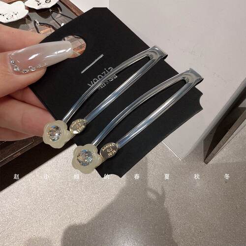 两个装韩国发饰小众设计镶钻花朵边夹简约设计日常通勤百搭掰掰夹