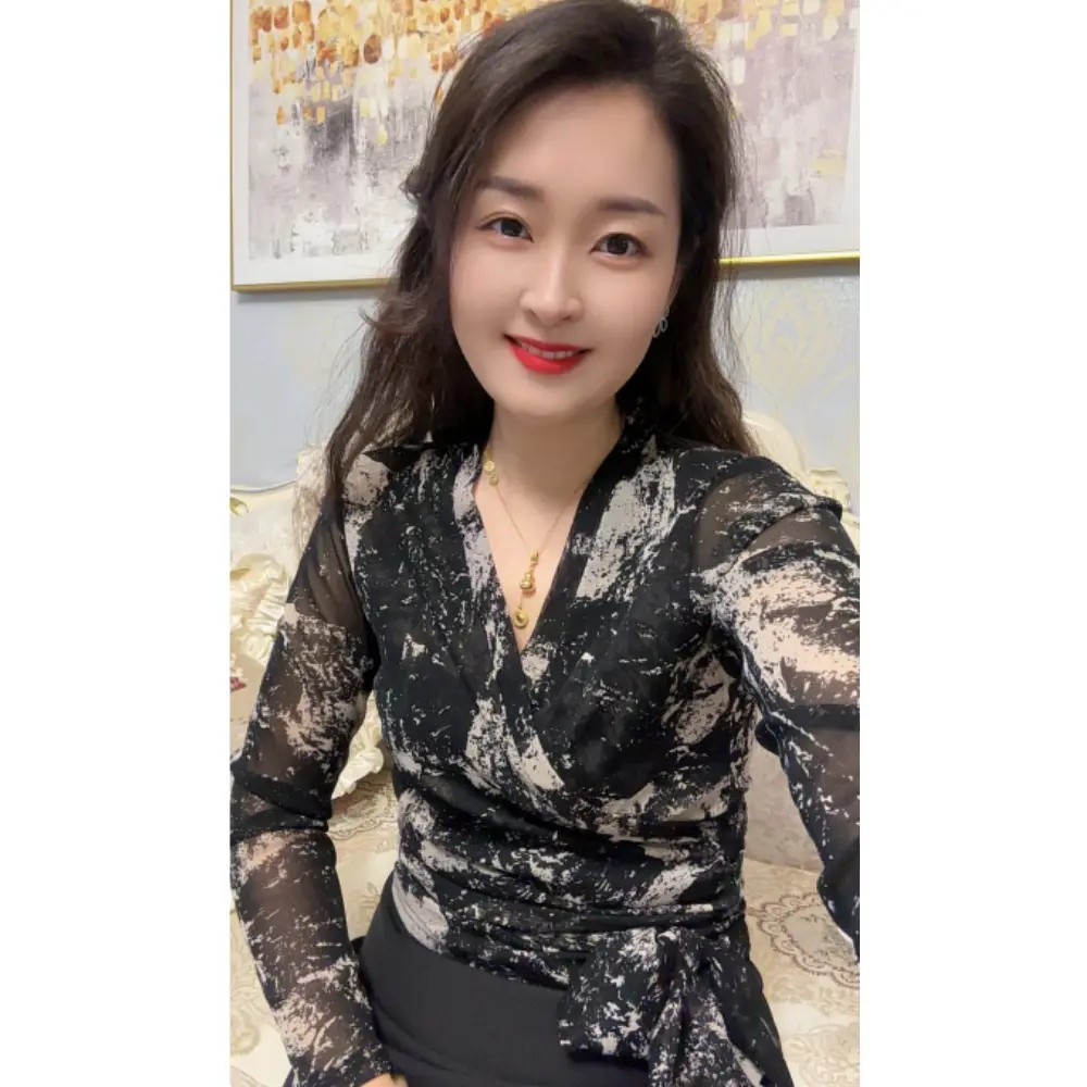 欧货水墨画印花V领绑带收腰上衣
