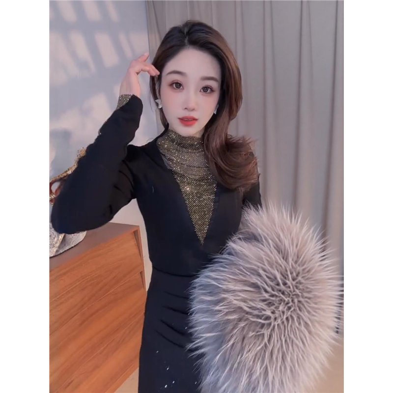 设计感烫钻打底衫女秋冬内搭加绒保暖长袖t恤紧身显瘦高端上衣潮