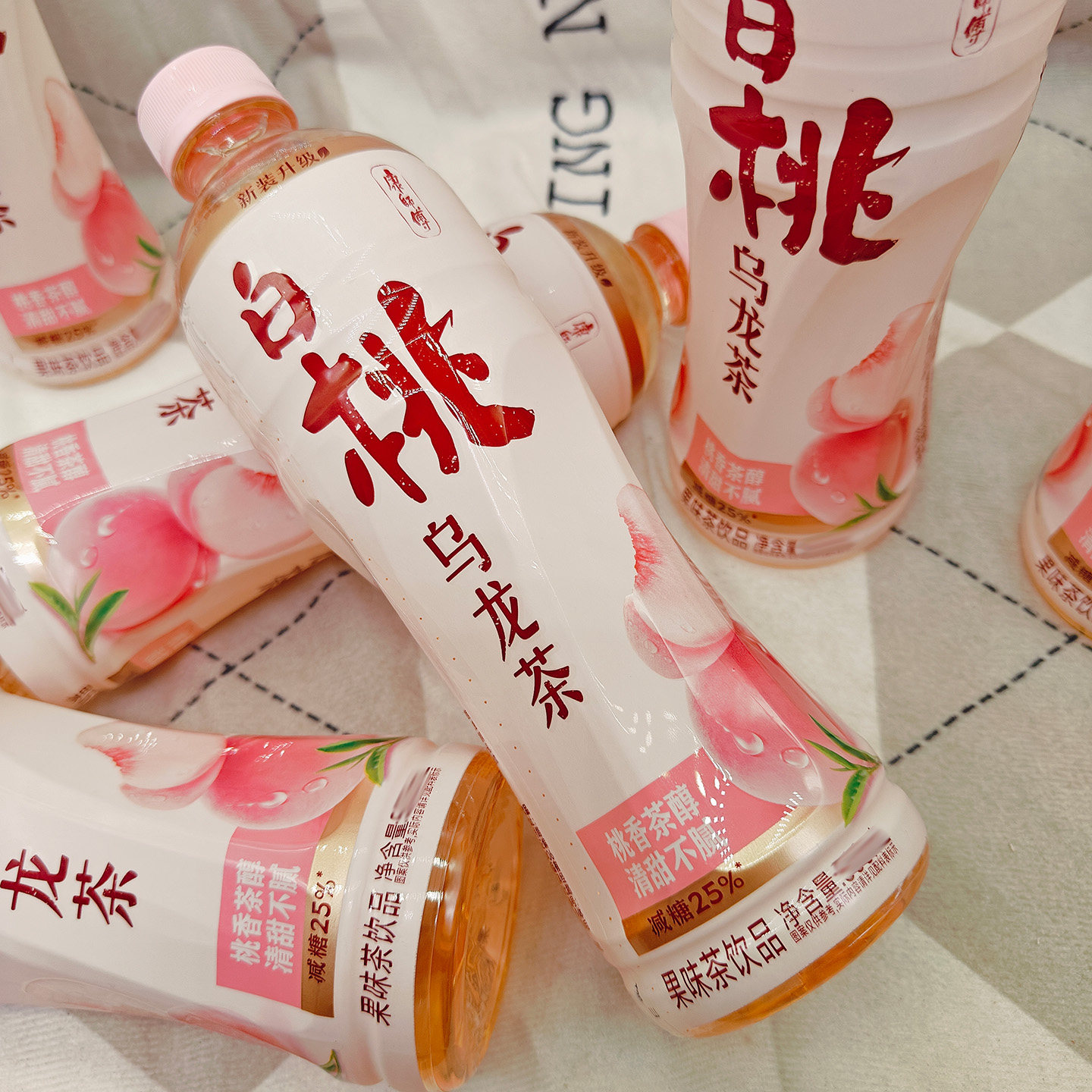 康师傅白桃乌龙茶500ml郊游野餐瓶装饮料夏季解渴解暑聚会分享