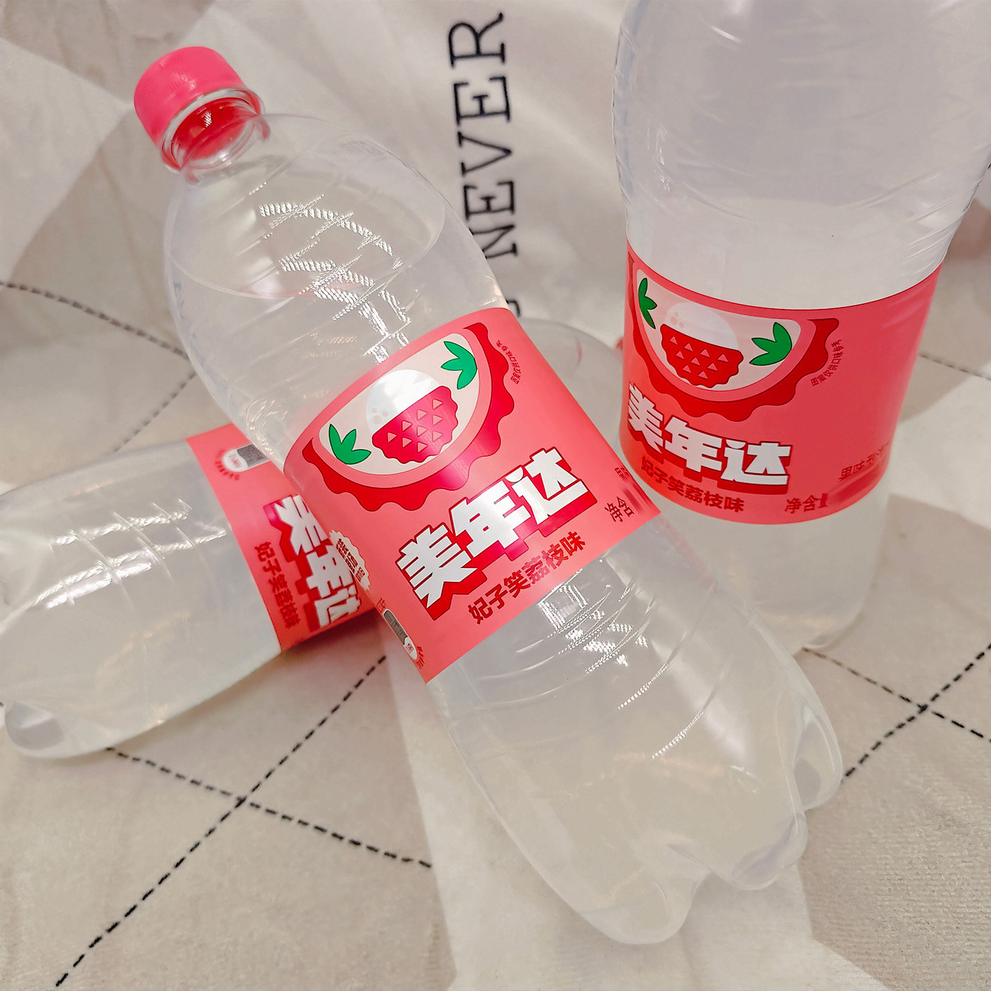 美年达妃子笑荔枝味900ml汽水