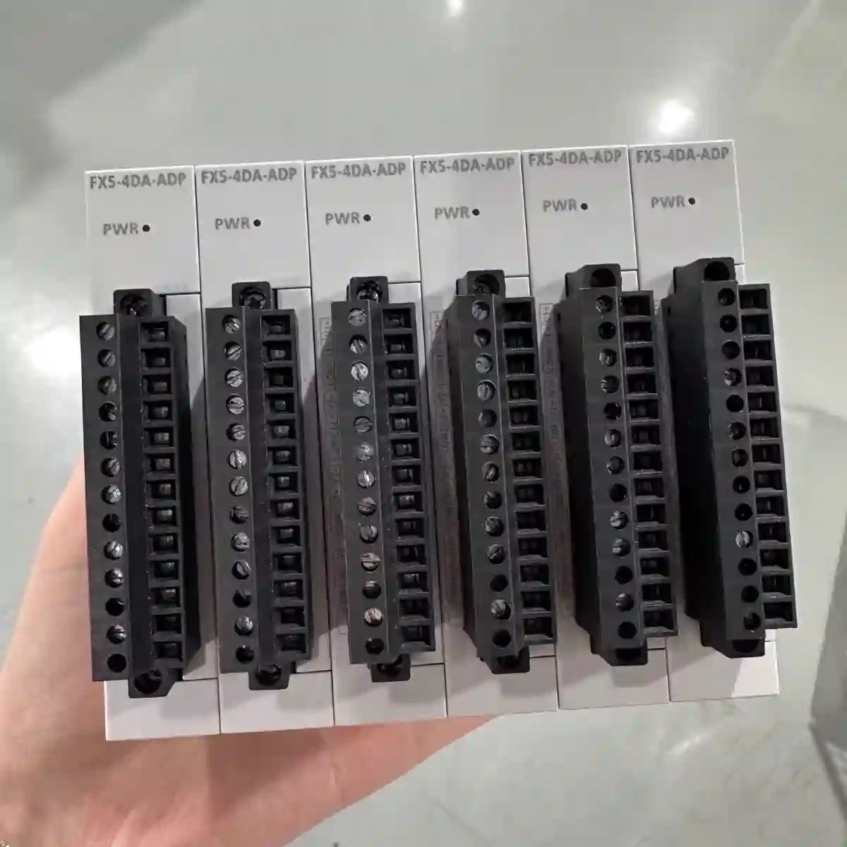 三菱FX5-4DA-ADP模拟量输入模块，原装正品，议价