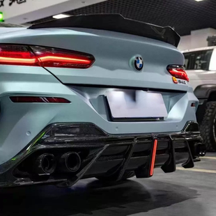 碳纤维带灯后唇包角AE款 适用于8系 四门改装 G16 后扰流板 840i