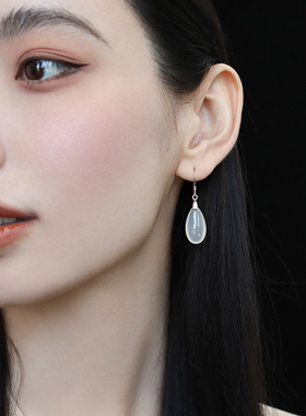 新中式仿白玛瑙水滴耳钩2025新款爆款高级感精致耳环小众独特耳饰
