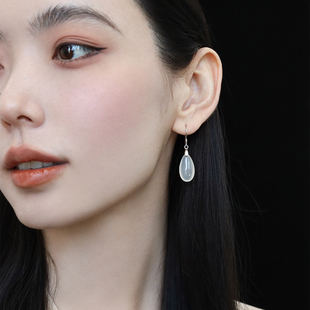 高级感精致耳环小众独特耳饰 爆款 新中式 仿白玛瑙水滴耳钩2025新款