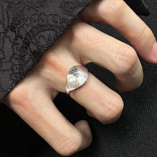 银色树叶仿珍珠戒指女小众设计气质中古指环轻奢高级感开口食指戒