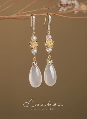 新中式珍珠玉髓水滴耳环2025新款爆款高级感小众独特耳坠莲花耳钉