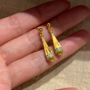 古法金色拉丝花瓶耳环2025新款 高级感耳钉女小众设计独特耳坠 爆款