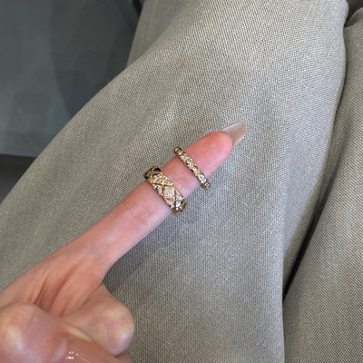 小香风宽面闪钻菱格戒指女高级感