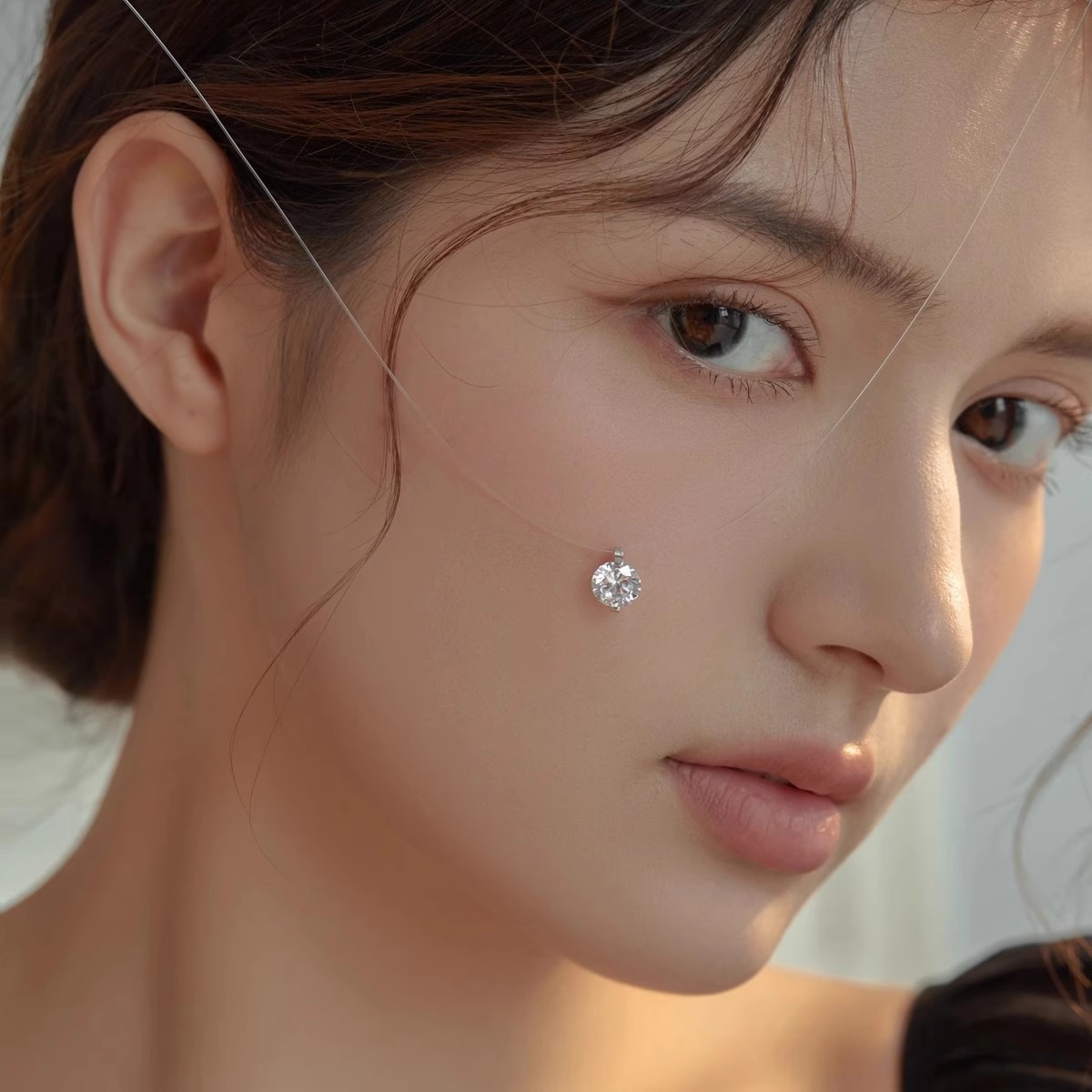 人鱼之泪项链女款2025新款高级感轻奢小众锁骨链隐形鱼线锆石颈链