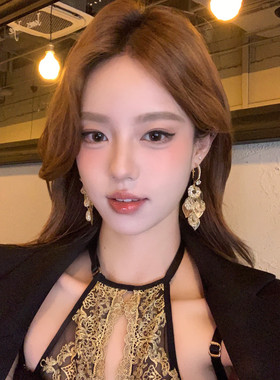 闪钻金色树叶流苏耳环2025新款爆款高级感轻奢小众独特漂亮耳钉女