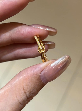 中古爆闪镶钻金色双环绳结戒指女
