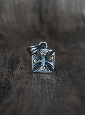 =silvarie=MAD CULT 日本复古做旧 暗黑美感溶金纯银十字吊坠男女