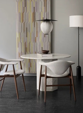 丹麦 GUBI Masculo Dining Chair 软垫实木餐椅 靠背椅 餐厅