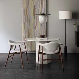 丹麦 GUBI Masculo Dining Chair 软垫实木餐椅 靠背椅 餐厅