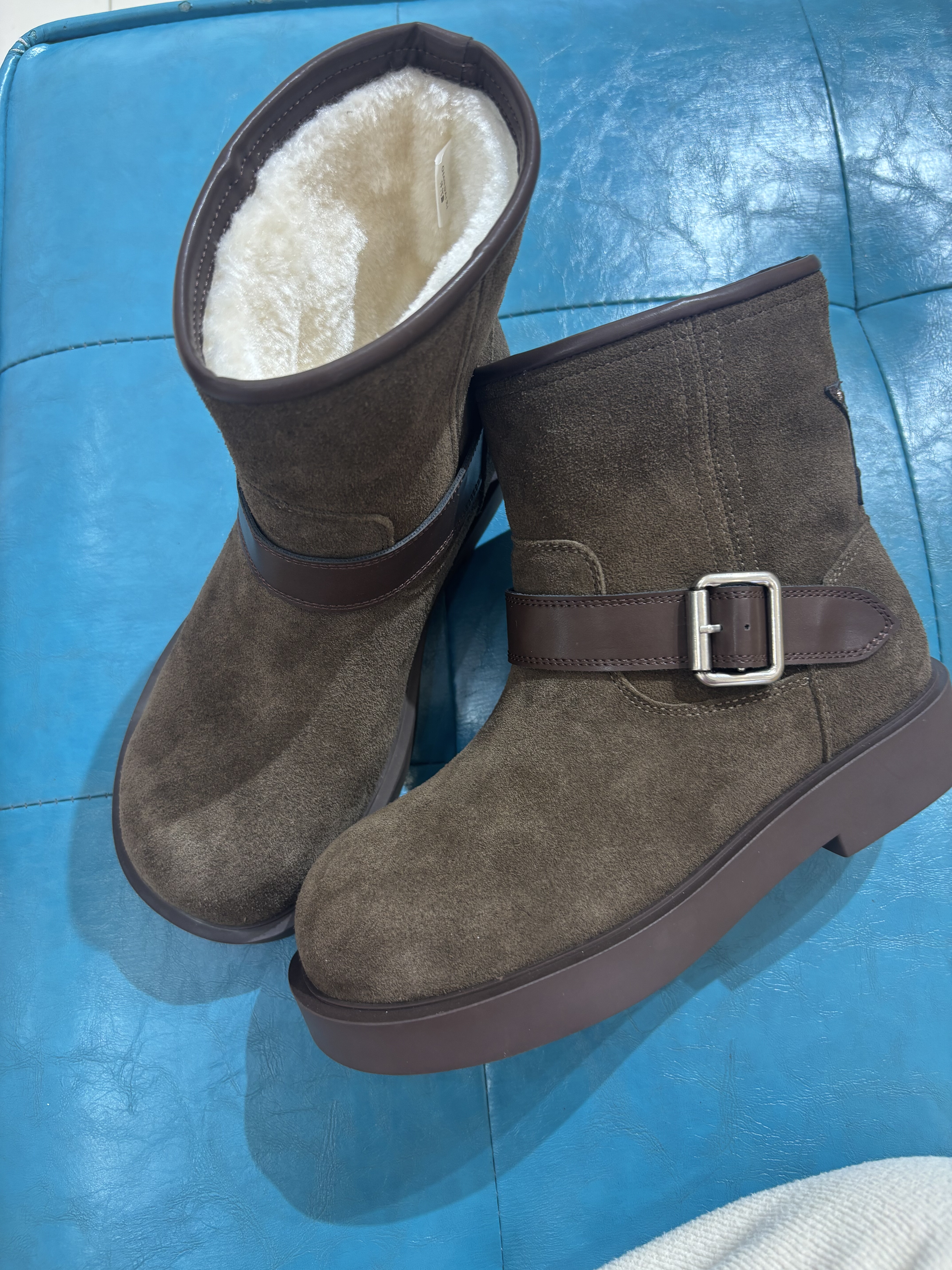 2025新款秋冬真皮羊毛短靴加绒保暖妈妈鞋棉鞋软面软底舒适女棉靴