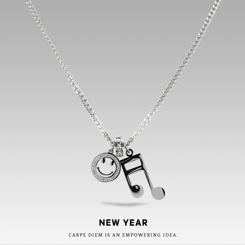 原创ins风甜酷气质音符吊坠通勤百搭钛钢项链高街女个性小众潮男