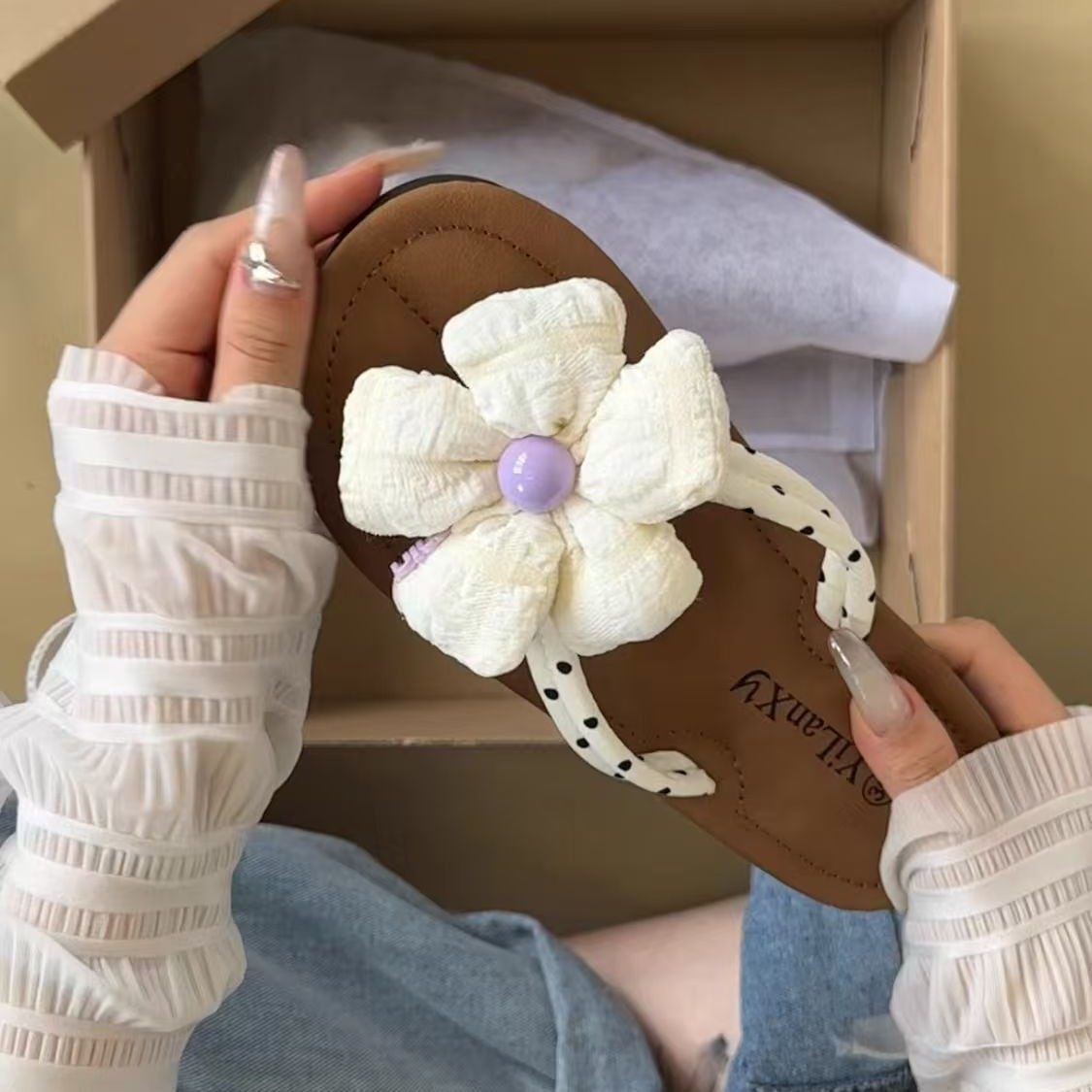 2025新款人字拖女夏时尚花朵可爱外穿平底百搭海边夹脚沙滩凉拖鞋,女鞋,人字拖,淘宝优惠券,粉丝福利购,淘宝优惠卷