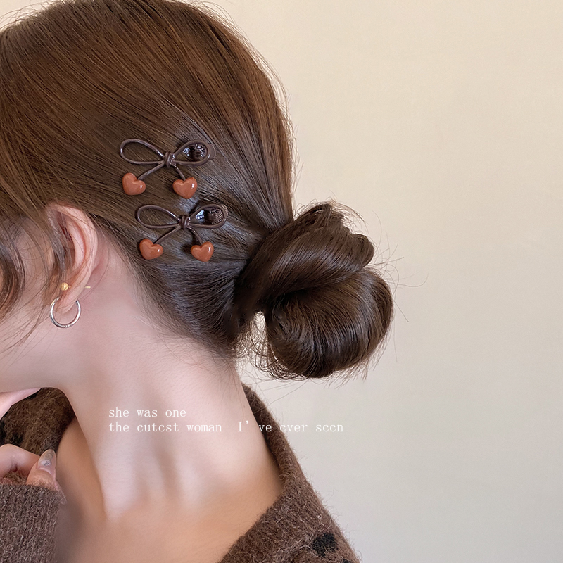 蝴蝶结爱心发夹女前额