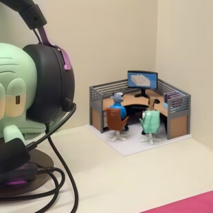 牛马摆件打工人工位模型迷你微缩办公桌装饰抽象打工人精神娃屋