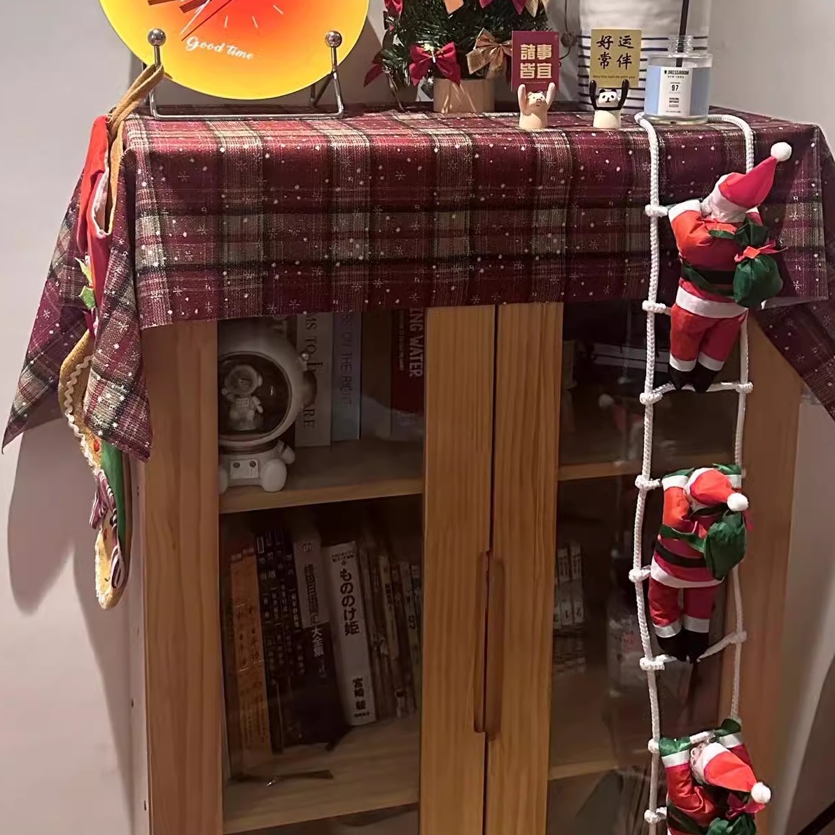 圣诞老人爬绳玩具爬墙圣诞节装饰品摆件氛围场景布置挂饰拍摄道具