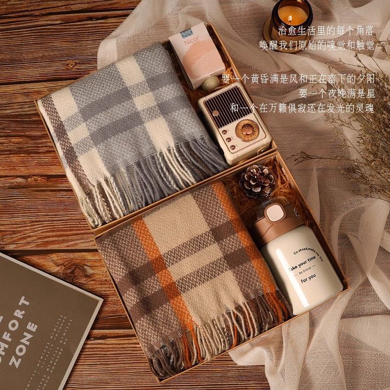 生日礼物女生送女朋友闺蜜实用圣诞节小众高级走心秋冬围巾礼盒