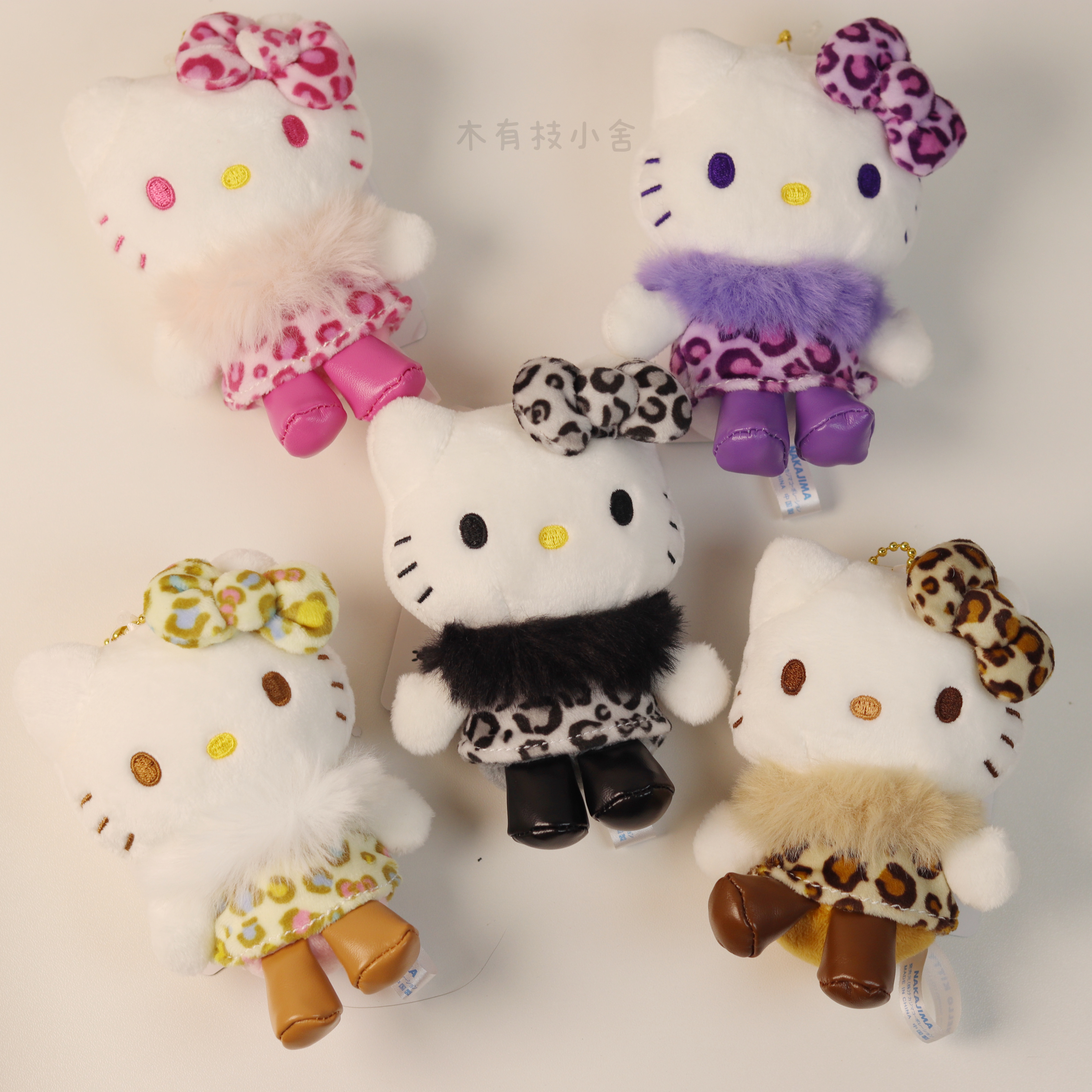 现货日版三丽鸥company豹纹长腿侧坐Kitty可爱包挂件玩偶钱包礼物,模玩/动漫/周边/娃圈三坑/桌游,动漫挂件/文具,淘宝优惠券,粉丝福利购,淘宝优惠卷