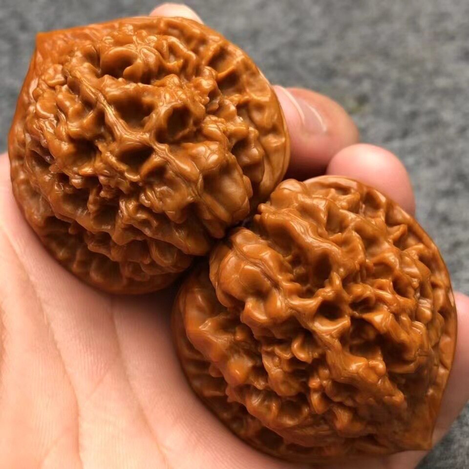 精品文玩核桃 特大麒麟 厂家手盘核桃把玩