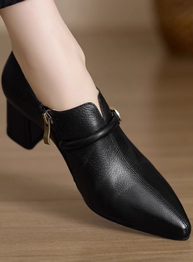 韩版2025年新款5.5厘米羊皮侧拉链v口尖头高跟鞋粗跟深口单鞋女