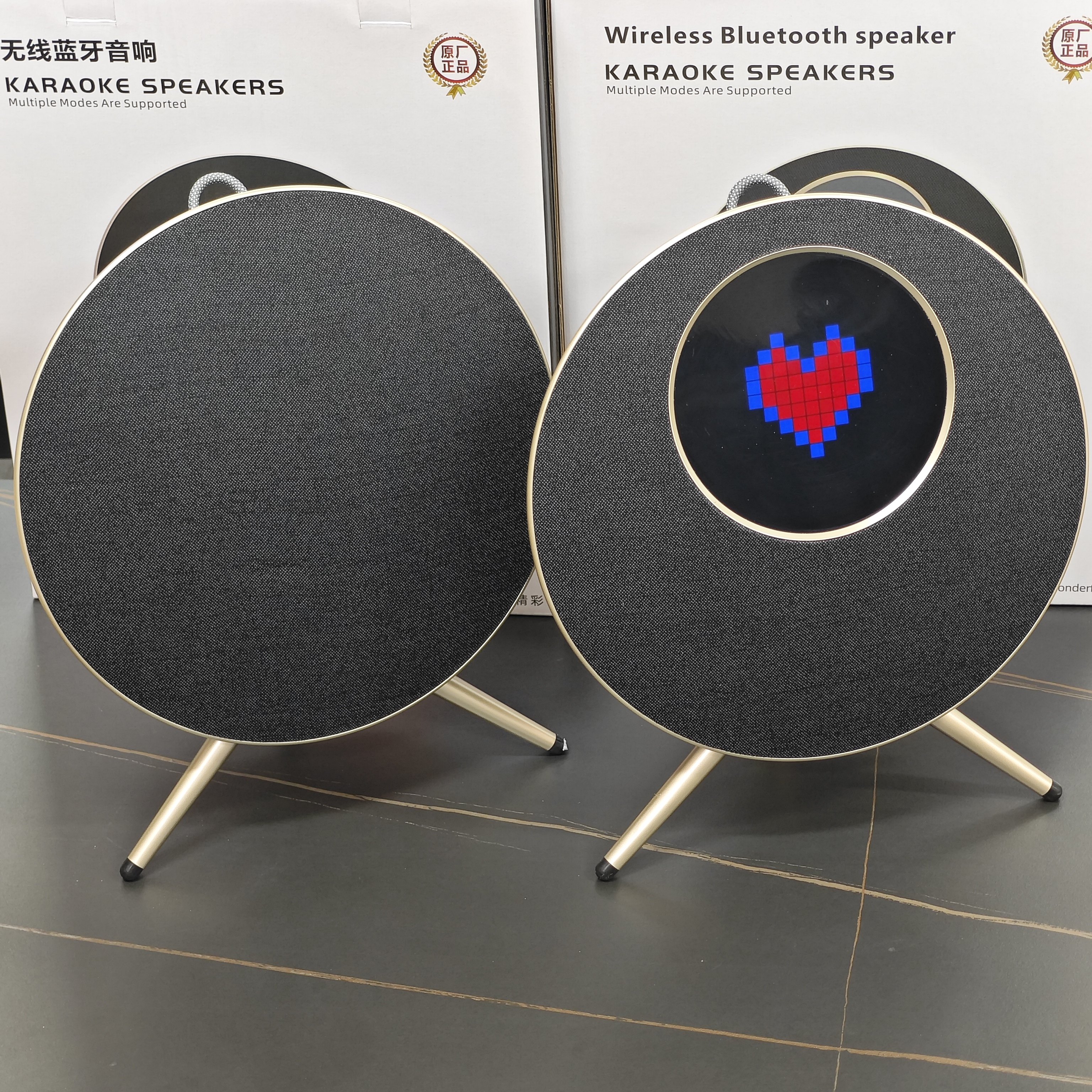 仿飞碟造型无线蓝牙K歌音箱 内置智能AI环绕立体声高保真音质