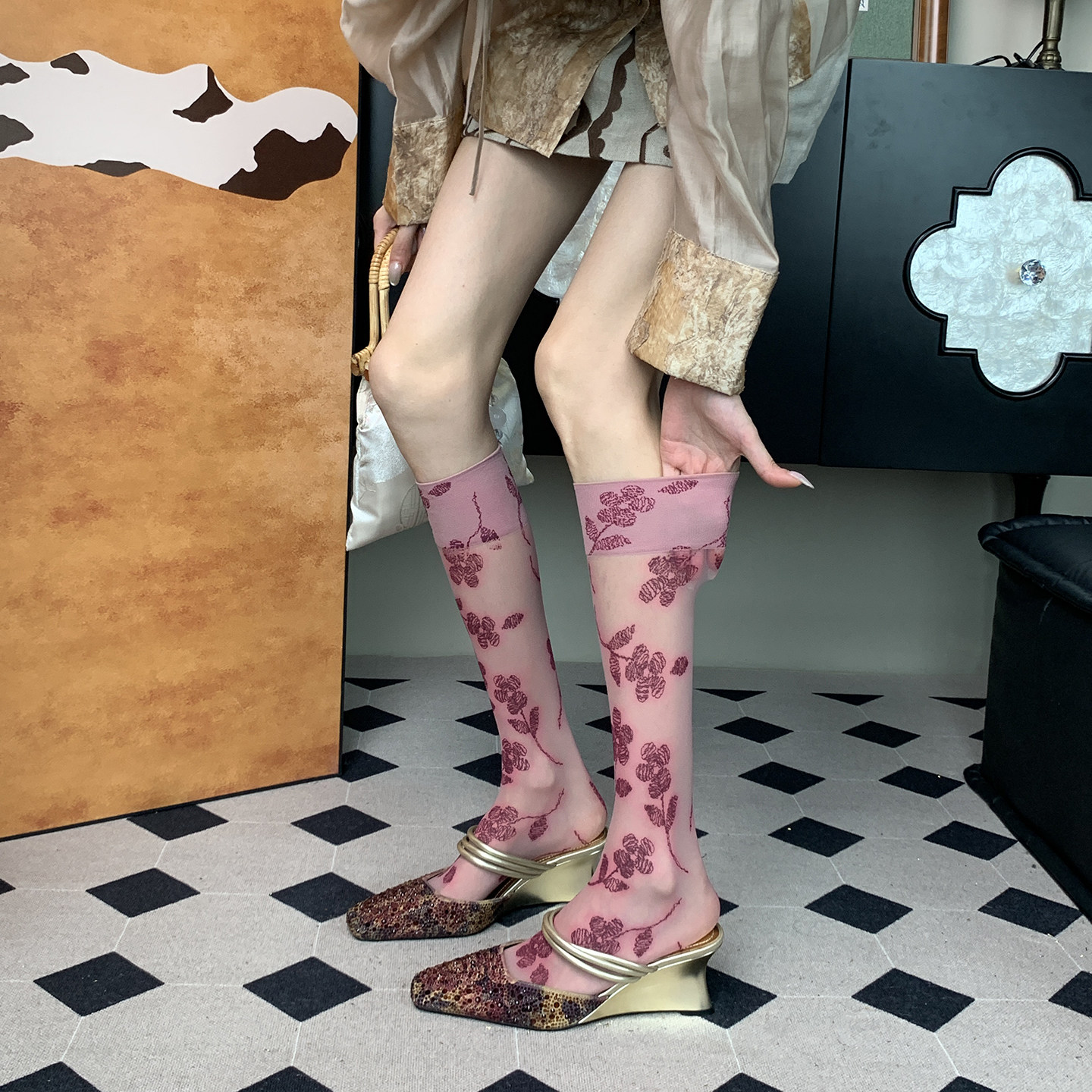 粉玫花笺叙～复古静奢风豆沙粉植绒玫瑰半透网纱显瘦通勤小腿袜女