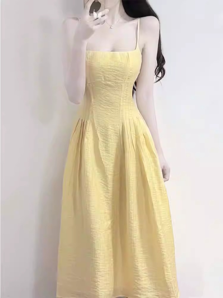 2024夏季新款法式黄色吊带连衣裙女小个子气质收腰抹胸礼服长裙子