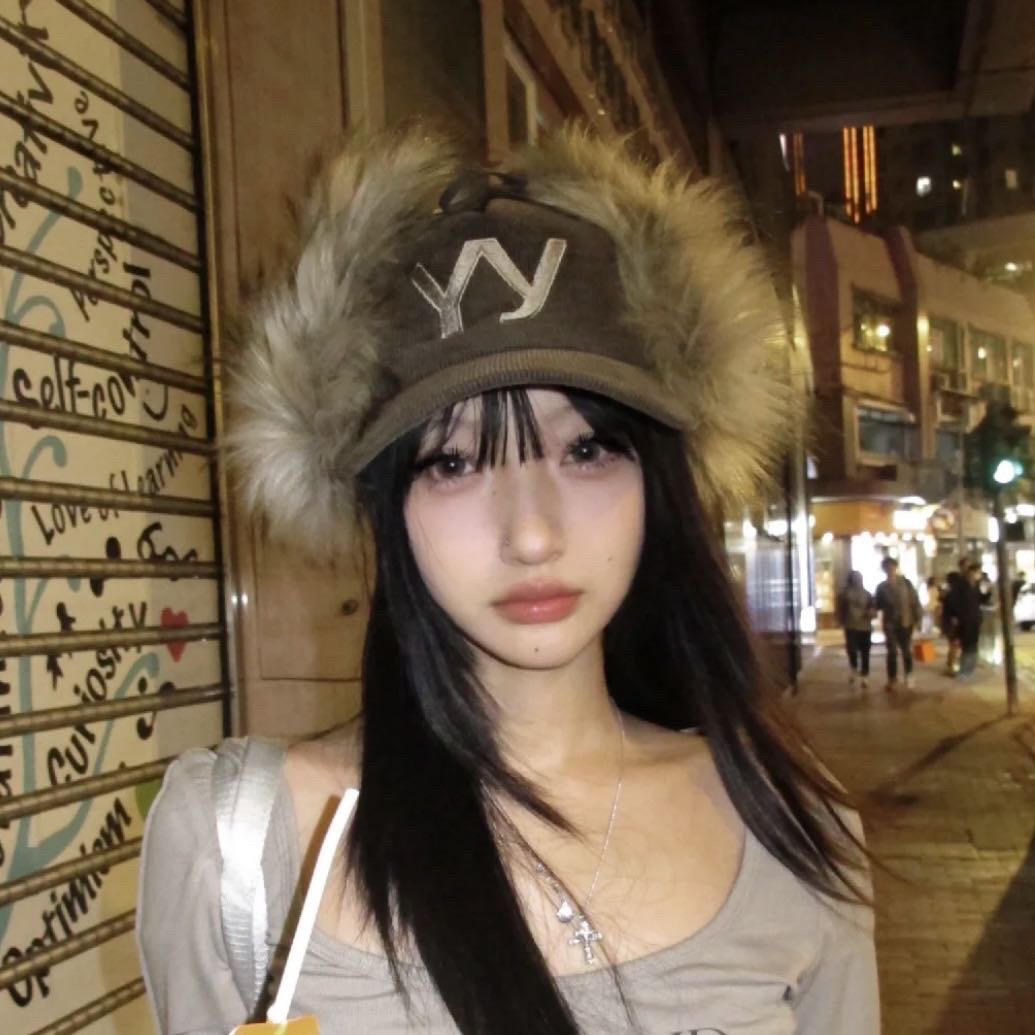 秋冬新款Yy字母刺绣仿皮草毛绒护耳灯芯绒加厚保暖鸭舌棒球帽