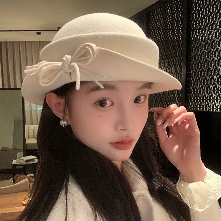 清冷感小说女主羊毛蝴蝶结礼帽