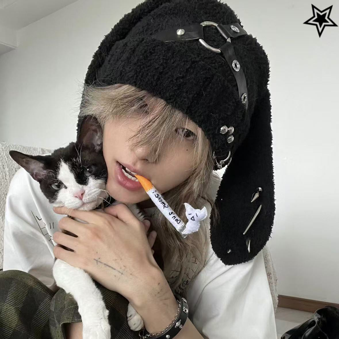 亚比文化兔耳帽子秋冬款设计暴力穿刺铆钉皮扣y2k朋克辣妹兔兔帽