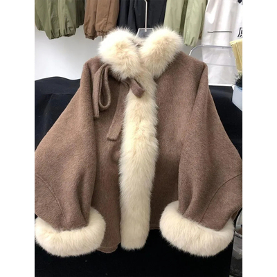 高级感咖色毛领披肩斗篷呢子大衣