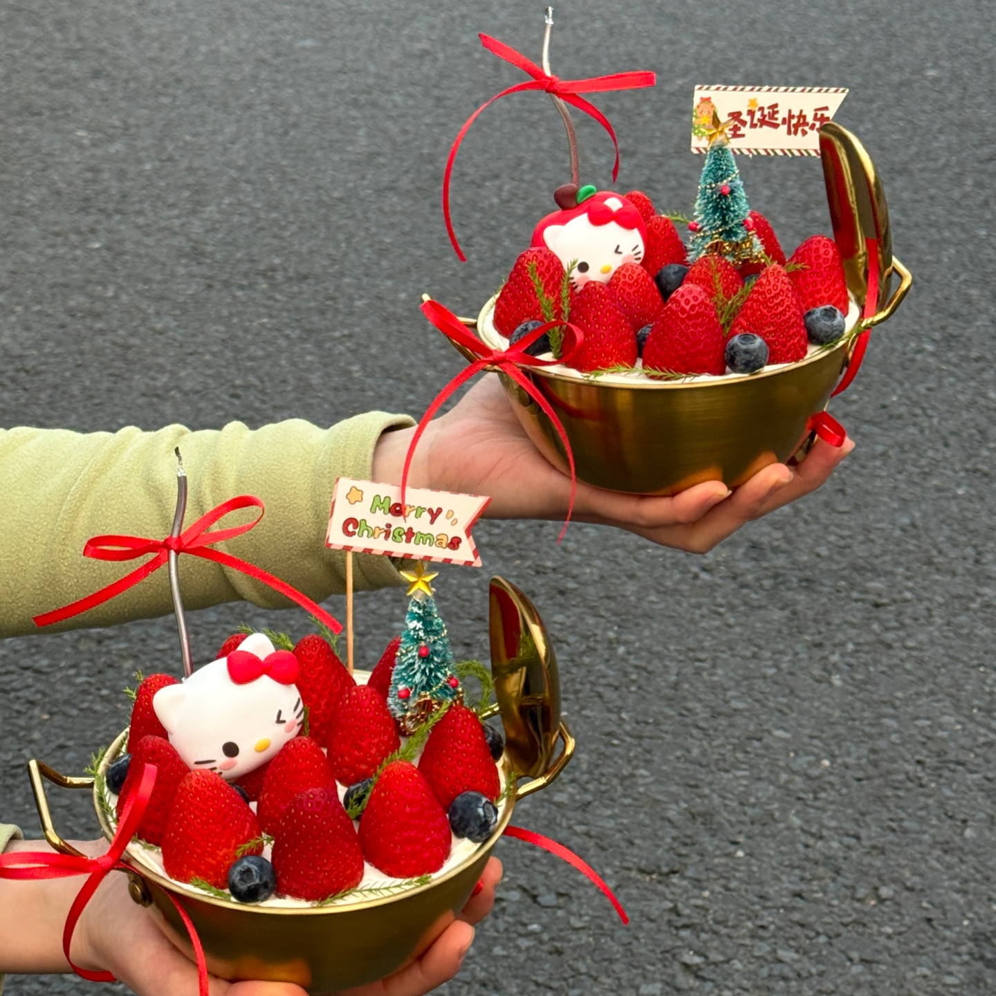 2026网红圣诞节新年kt猫金色草莓碗蛋糕装饰不锈钢锅蛋糕甜品盆