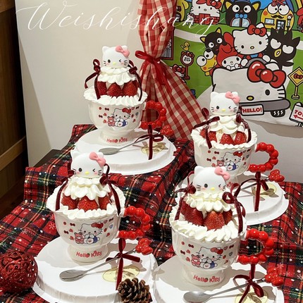 2026网红圣诞节新年KT猫草莓杯蛋糕装饰Hellokitty小熊甜品陶瓷杯
