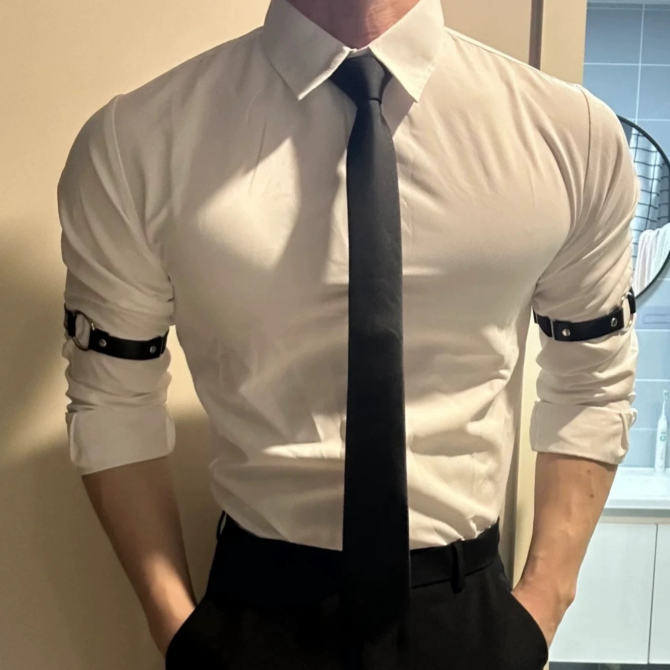 男生皮革臂环体育生1S0M弹性可调节圆形臂带绑带绷带型男衬衫袖箍