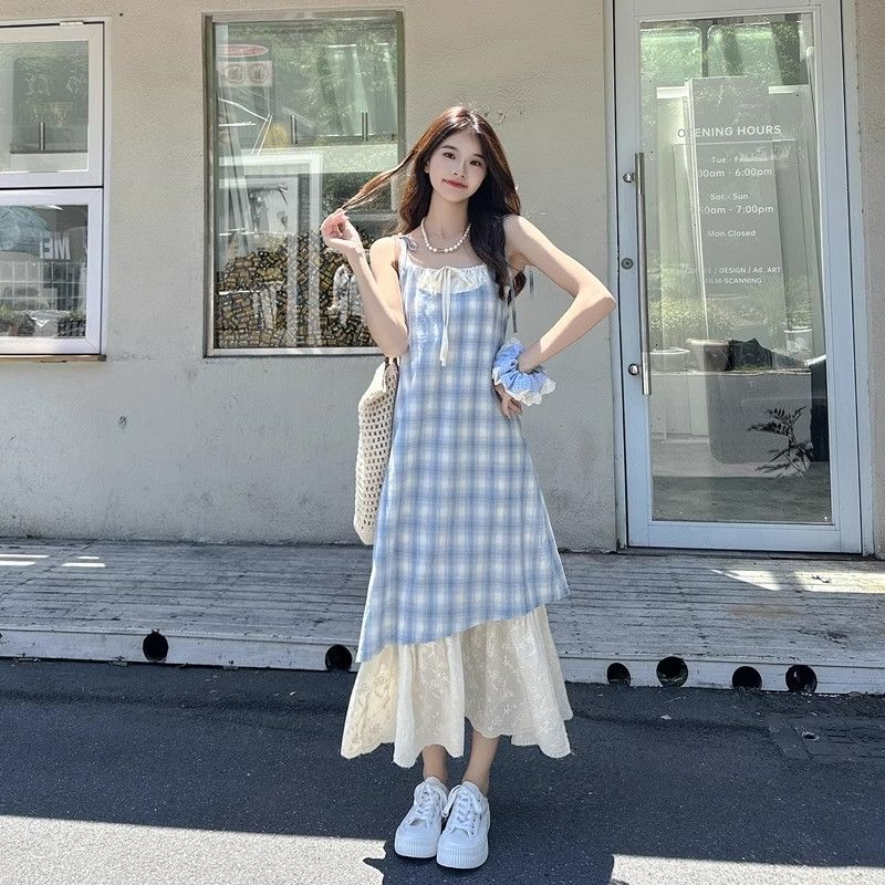 优质质量  蓝色格纹吊带裙连衣裙新款夏季假两件拼接蕾丝设计长裙