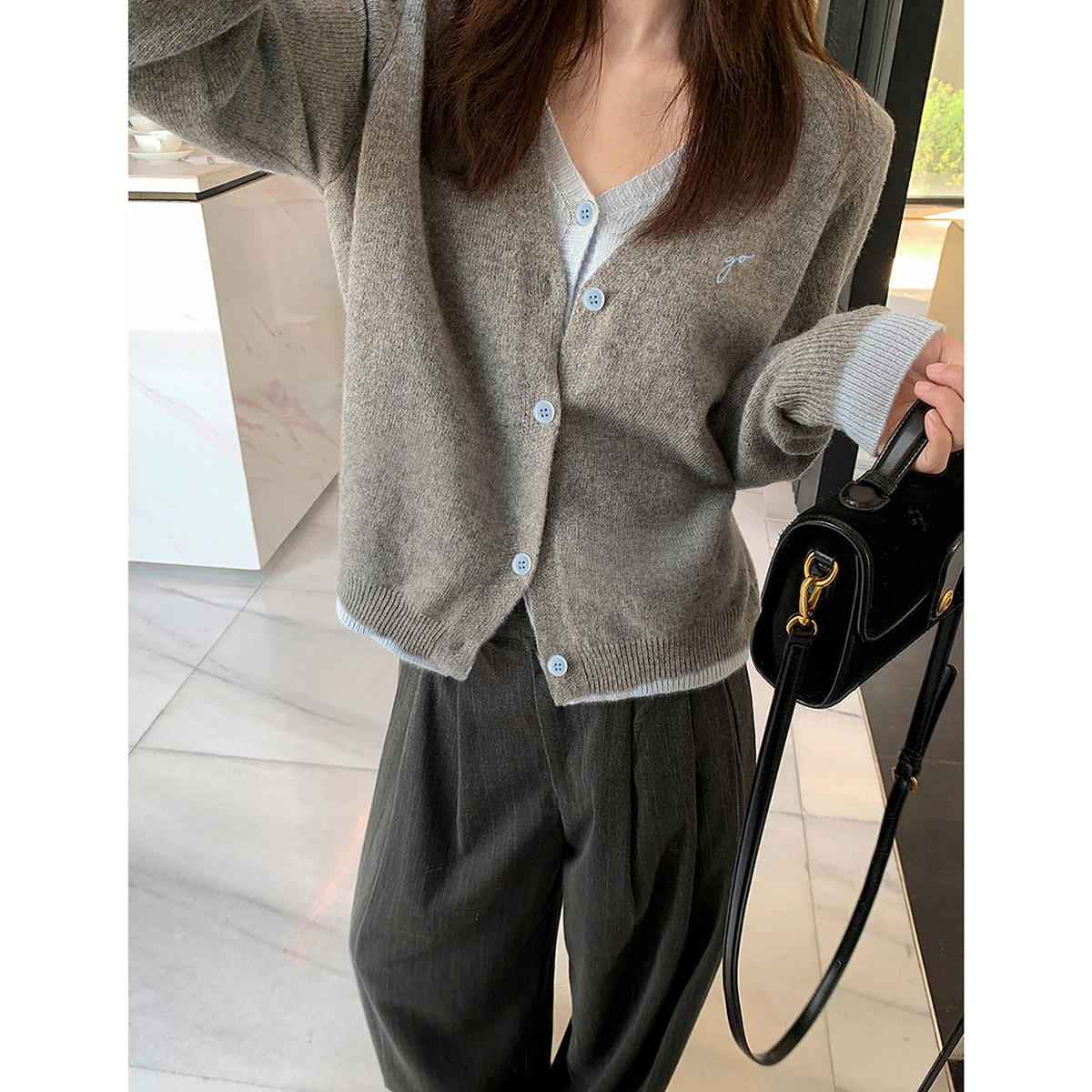唐狮秋冬毛衣女简约显瘦V领假两件针织外套高级感韩系早秋TD